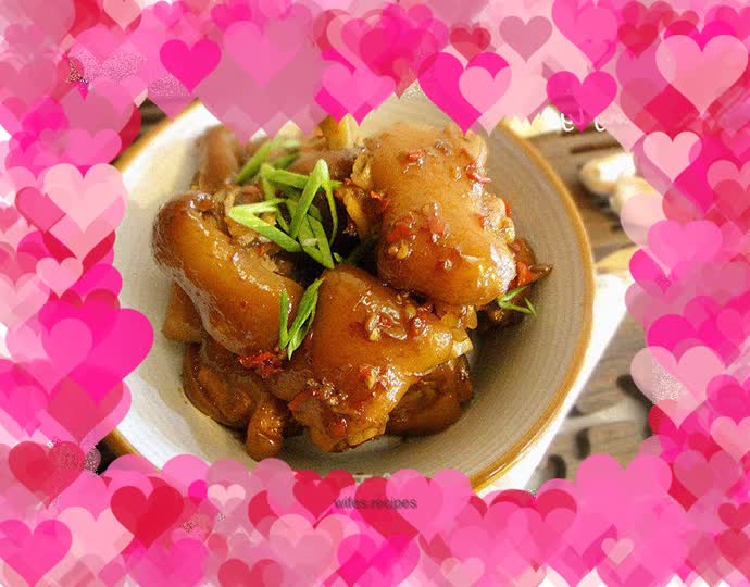 Weekend banquet dish - pork trotters with chopped pepper