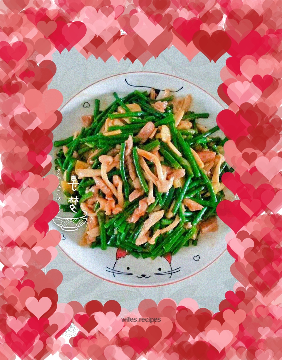 Stir-fried cowpeas with white jade mushrooms