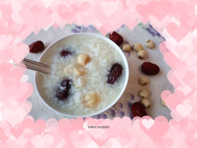 Lotus seeds and red dates porridge