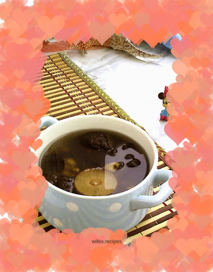 Mushroom and fungus mussel soup