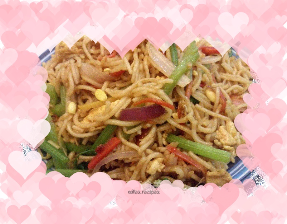 Delicious home-cooked fried noodles