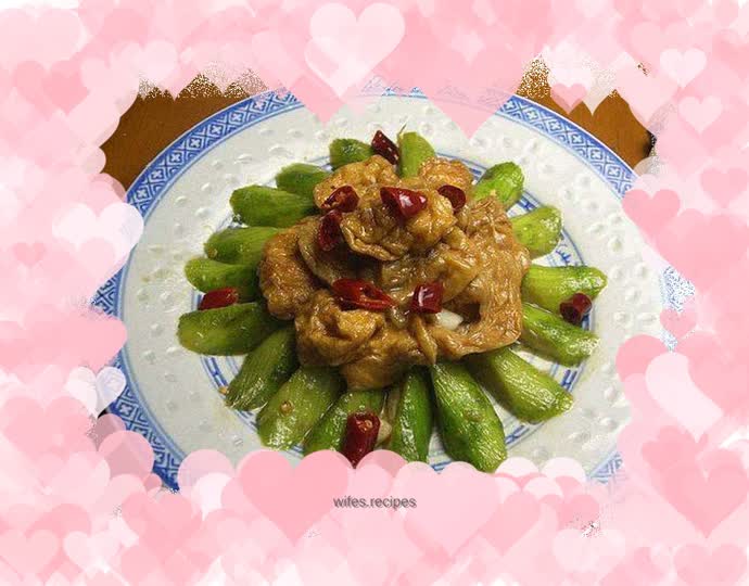 Stir-fried loofah with gluten oil