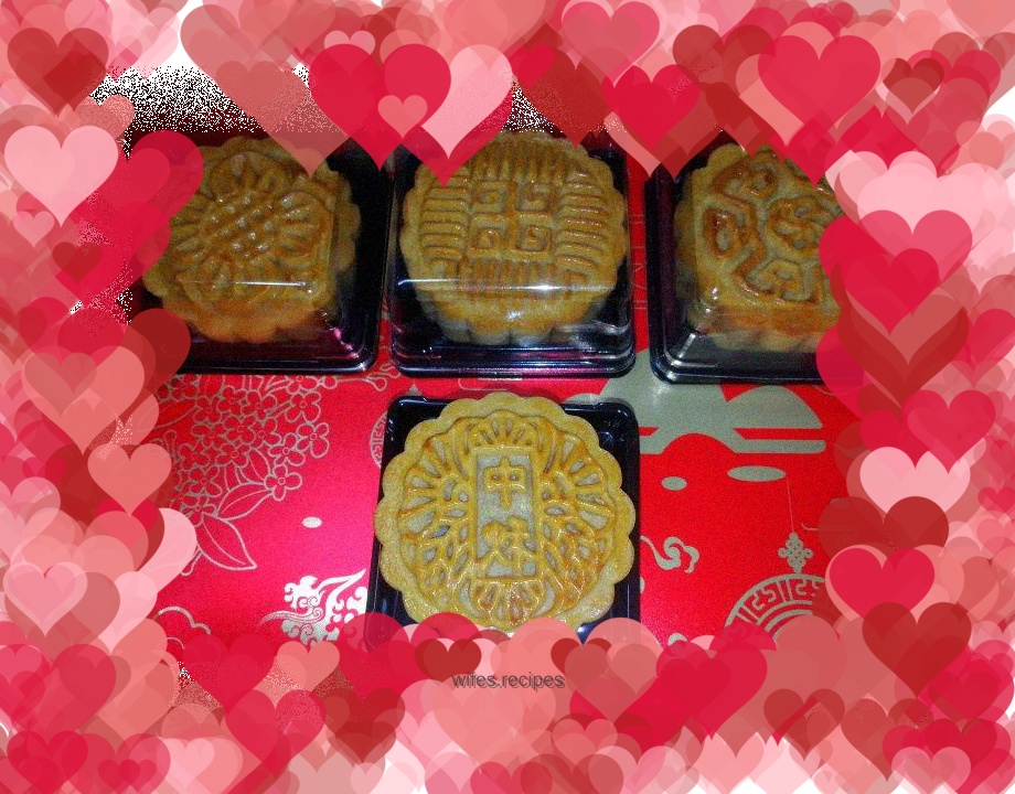 Cantonese style mooncakes