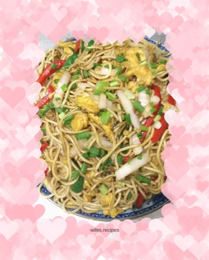 Fried noodles with eggs