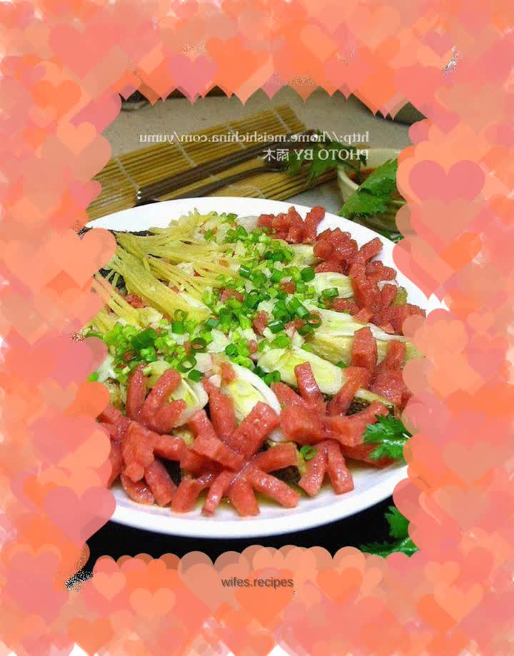 Beautiful clownfish [open its eyes]