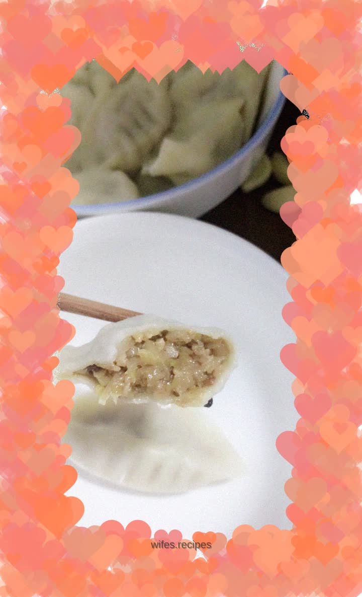 Dumplings stuffed with sauerkraut and oil residue