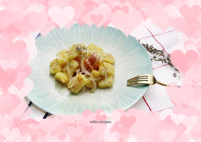 Sautéed Potatoes with Garden Onions and Bacon