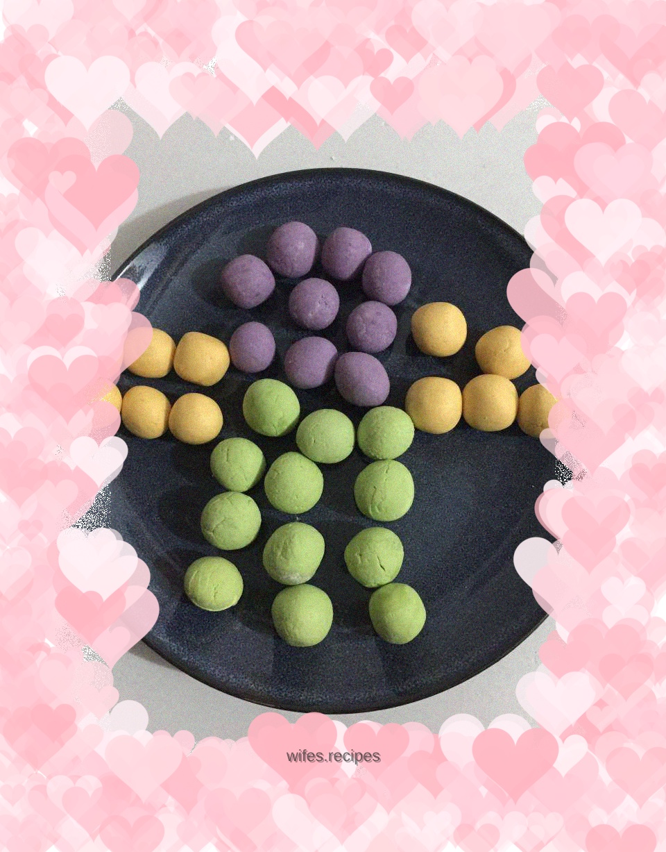 Fruit and vegetable colorful dumplings