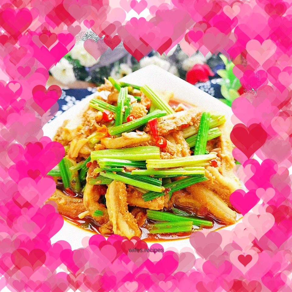 Stir-fried tripe with celery stalks