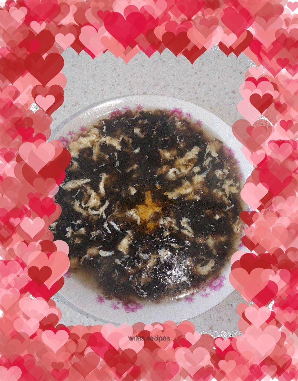 Seaweed and egg drop soup