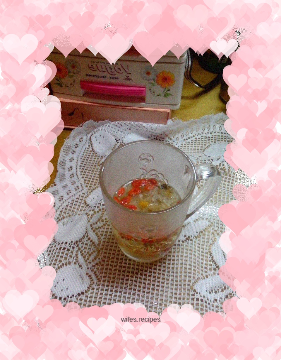 Eye-improving wolfberry chrysanthemum tea