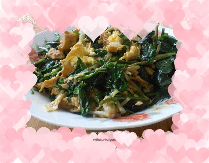 Dandelion scrambled eggs