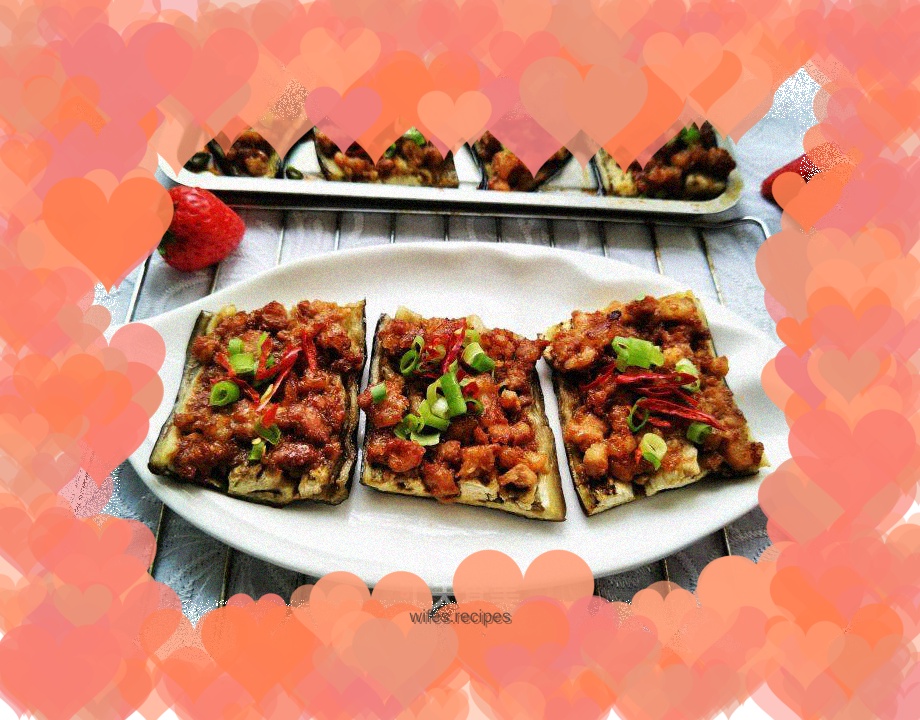 Grilled Eggplant with Meat Sauce