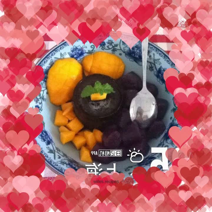 Yellow peach and taro balls with roasted grass jelly