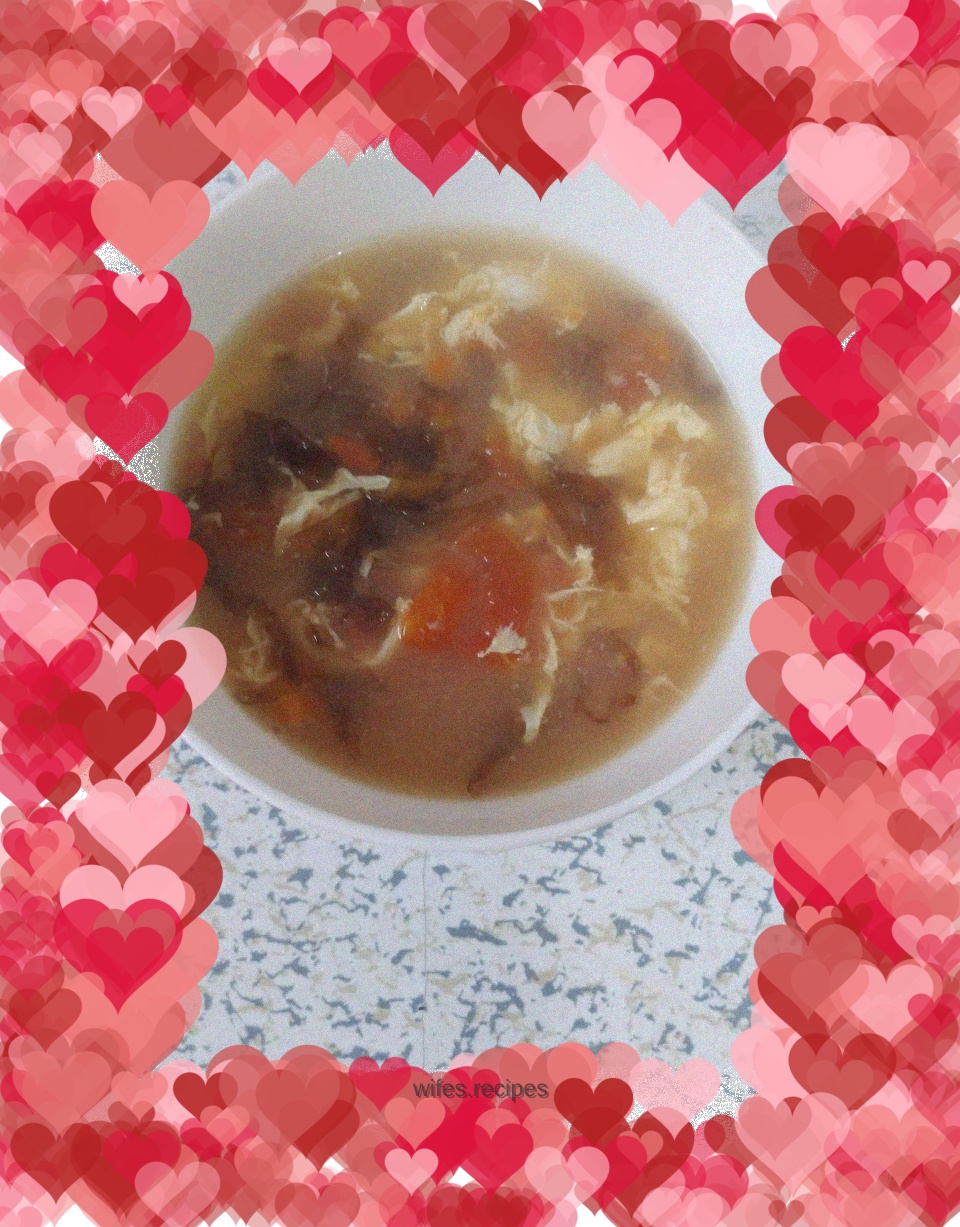 Tomato, seaweed and egg drop soup