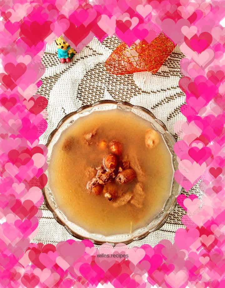 Lotus seeds, scallops and lean meat soup