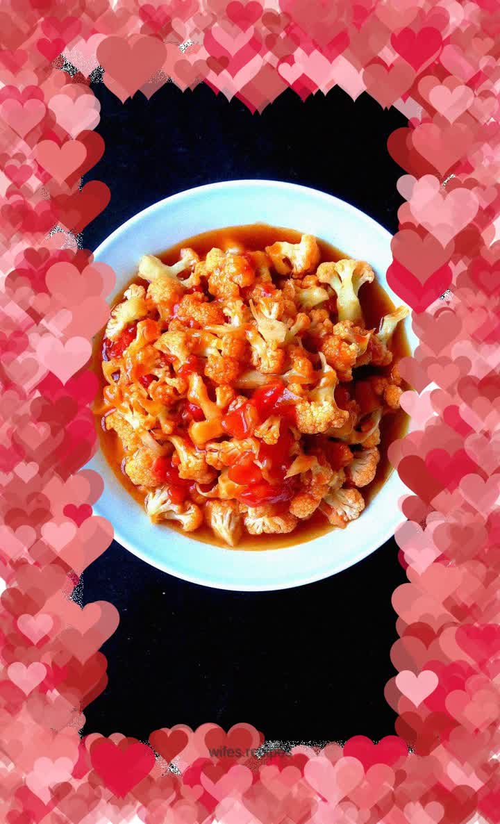 Stir-fried cauliflower with tomatoes