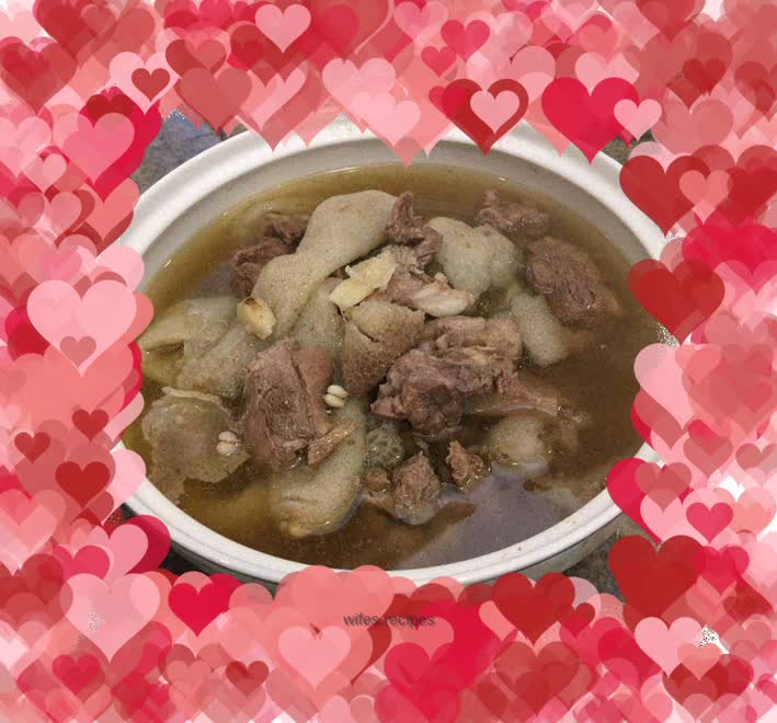 Bamboo fungus duck soup