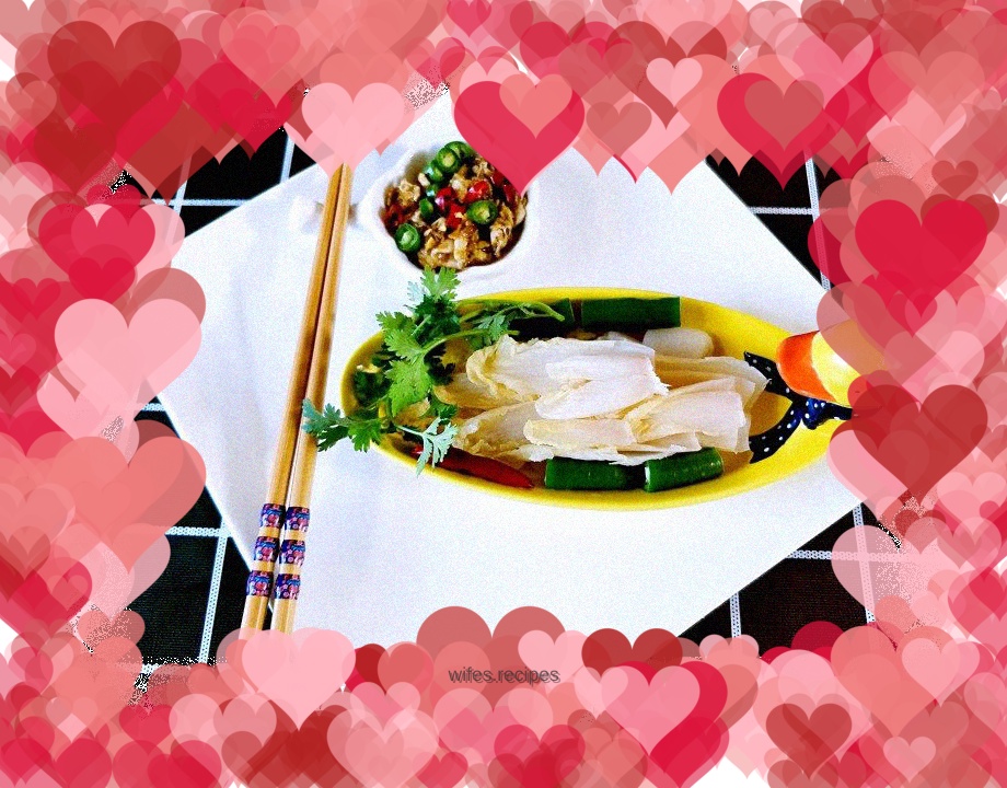 Pickled cabbage hearts dipped in egg chili sauce