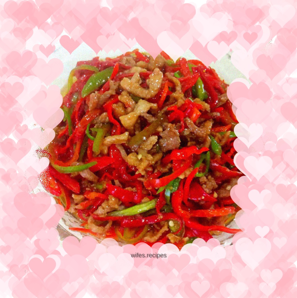 Stir-fried shredded pork with colored peppers
