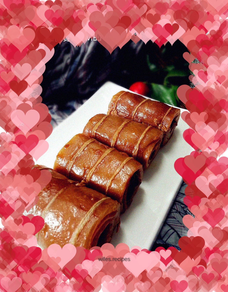 Top-notch spiced pork knuckles