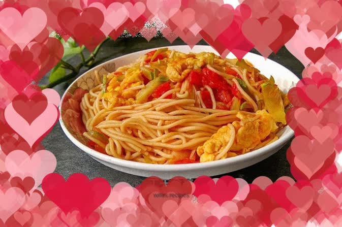 Egg and vegetable fried noodles