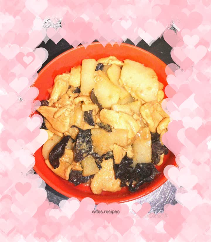 Stir-fried chicken slices with winter bamboo shoots