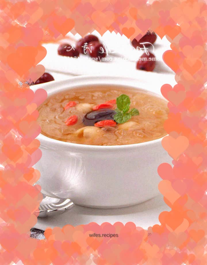 【Jujube-flavored Lotus Seed Tremella Soup】---Nourishes yin, moistens the lungs and removes autumn dryness