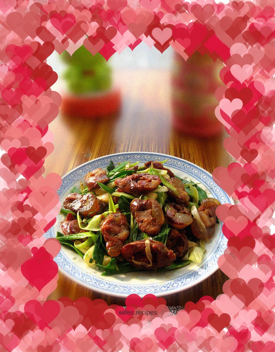 Stir-fried sausage with green garlic