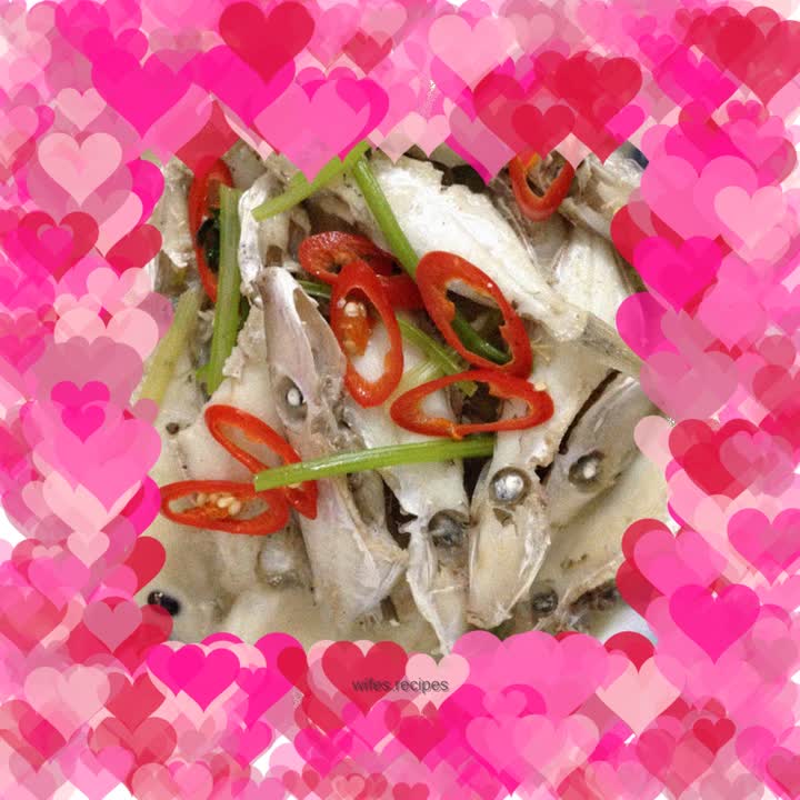 Half-fried boiled fish