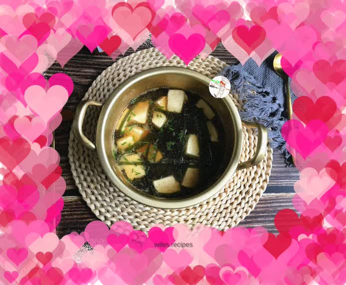 Tofu and kelp miso soup
