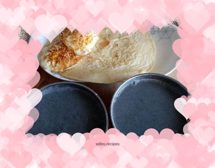 Quick breakfast: black sesame paste + fried eggs + egg pancakes