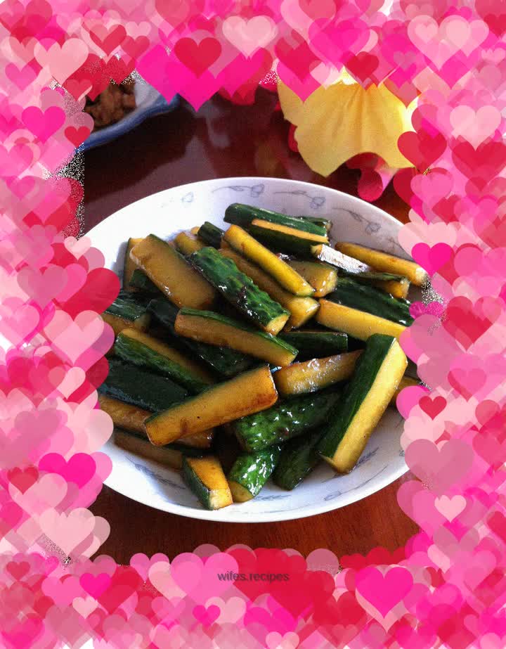 Sweet and sour sesame cucumber strips