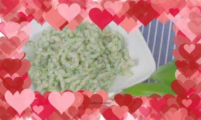 Toddler Q-shaped shrimp noodles, baby food, broccoli + kale + ordinary flour