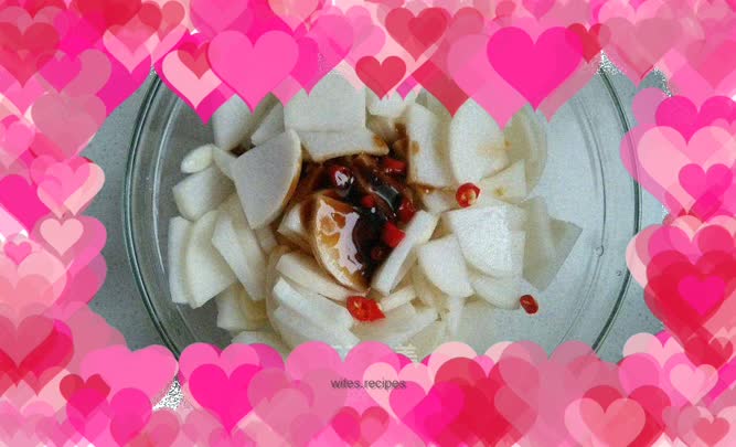 A must-have appetizer—pickled radish