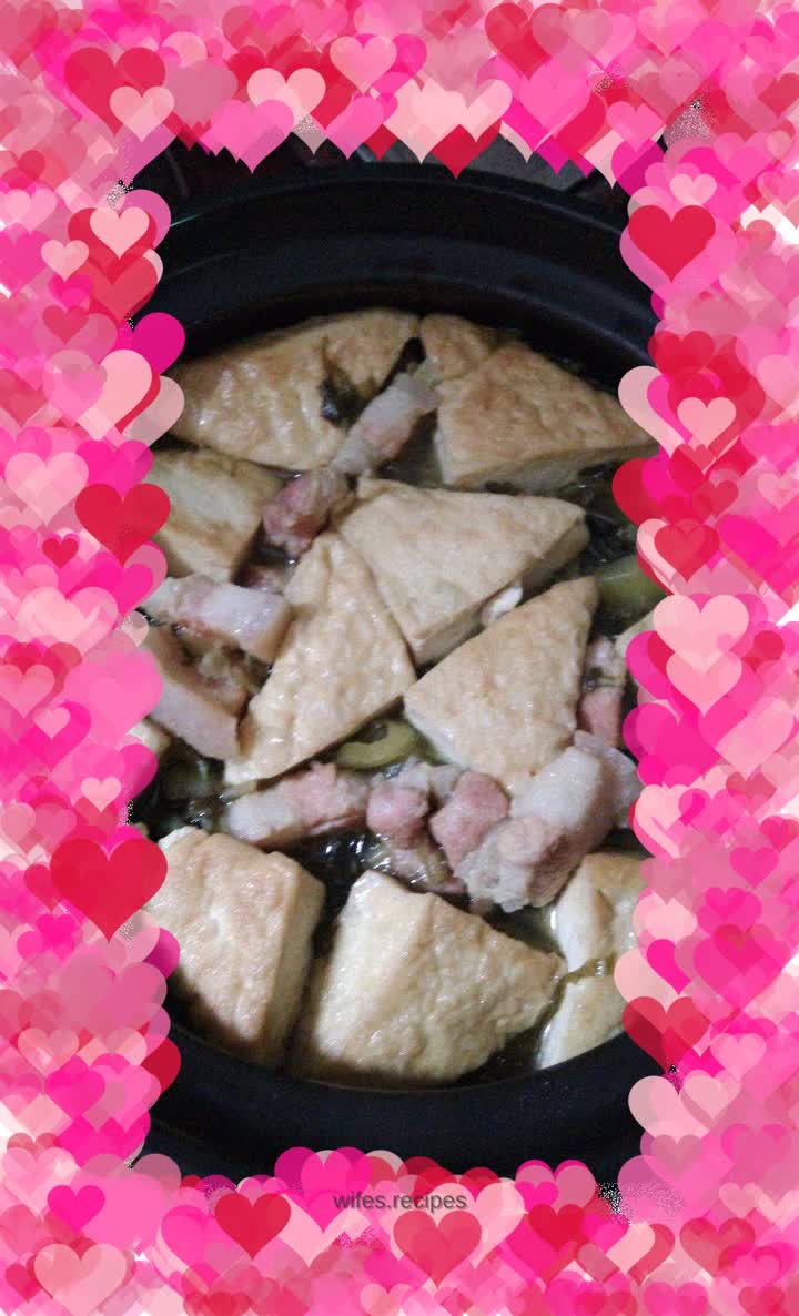 Pot belly with dried beans and pickles