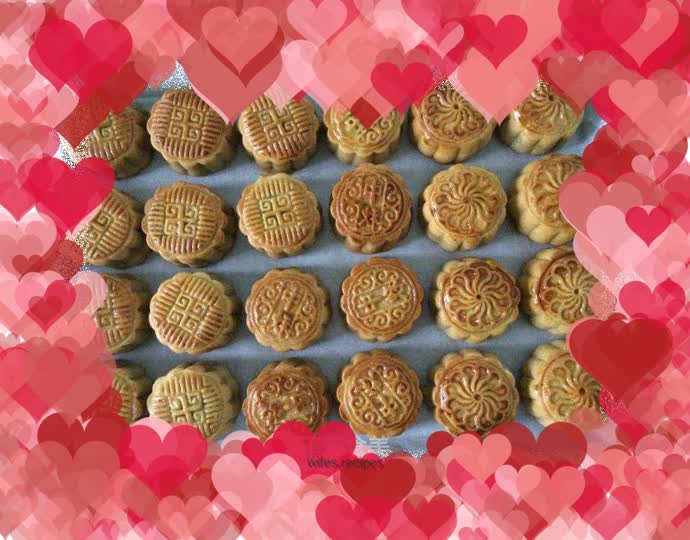 Cantonese style lotus paste and egg yolk mooncake