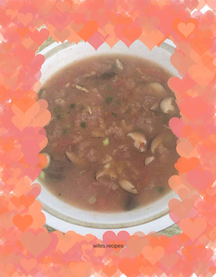 Mushroom, tomato and beef soup