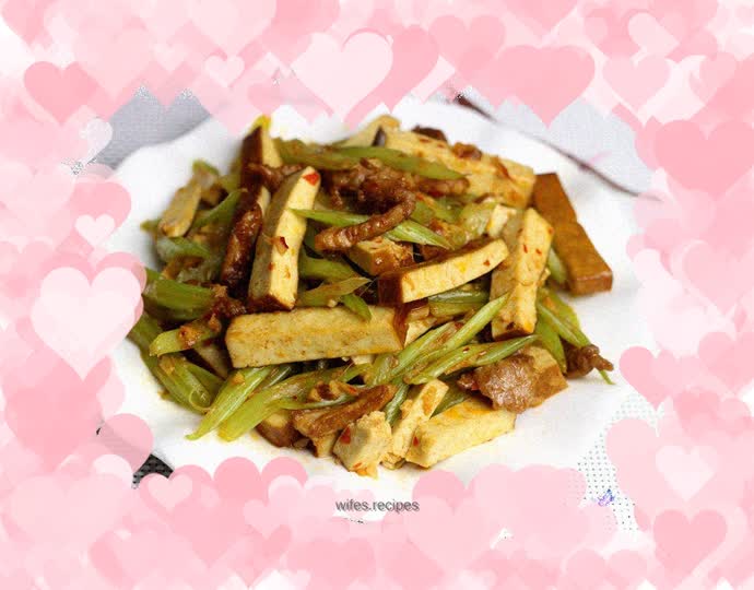 Stir-fried pork with smoked celery