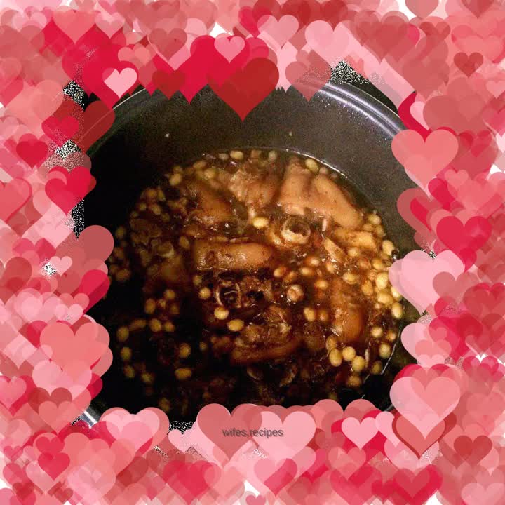 Meow Meow’s Braised Pig’s Trotters with Soybeans