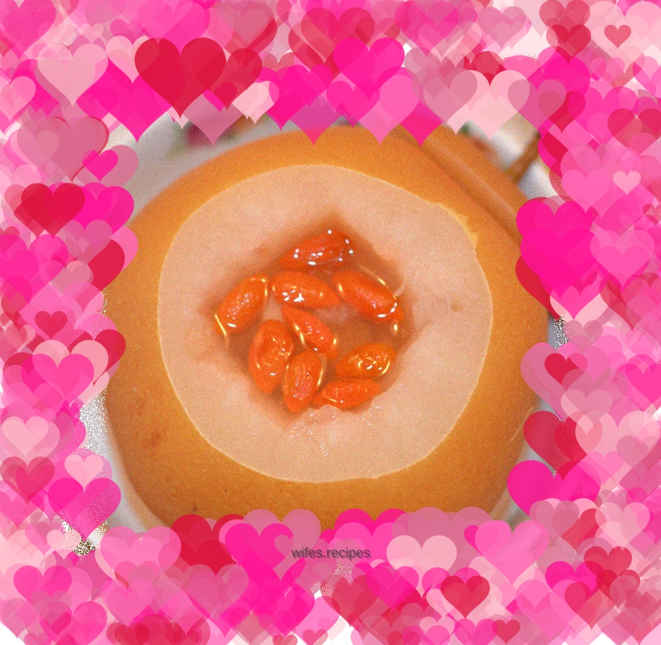 Stewed pears with rock sugar and ginseng