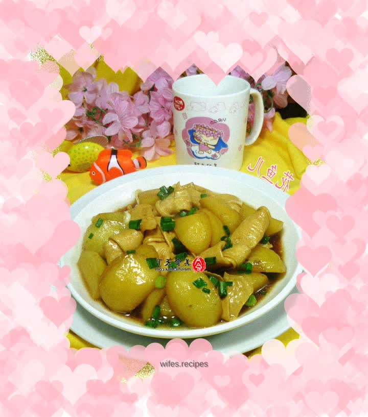 Potatoes baked with beans