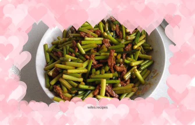 Stir-fried pork with garlic