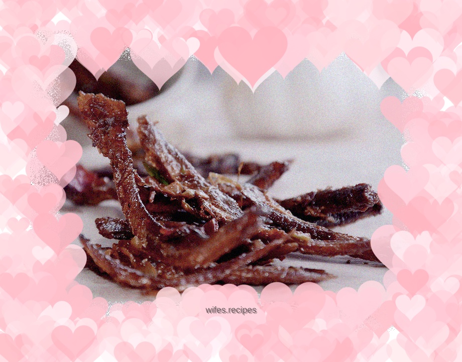 Brother Shan is here for the cooking class: hand-shredded mountain pepper oil-baked fish