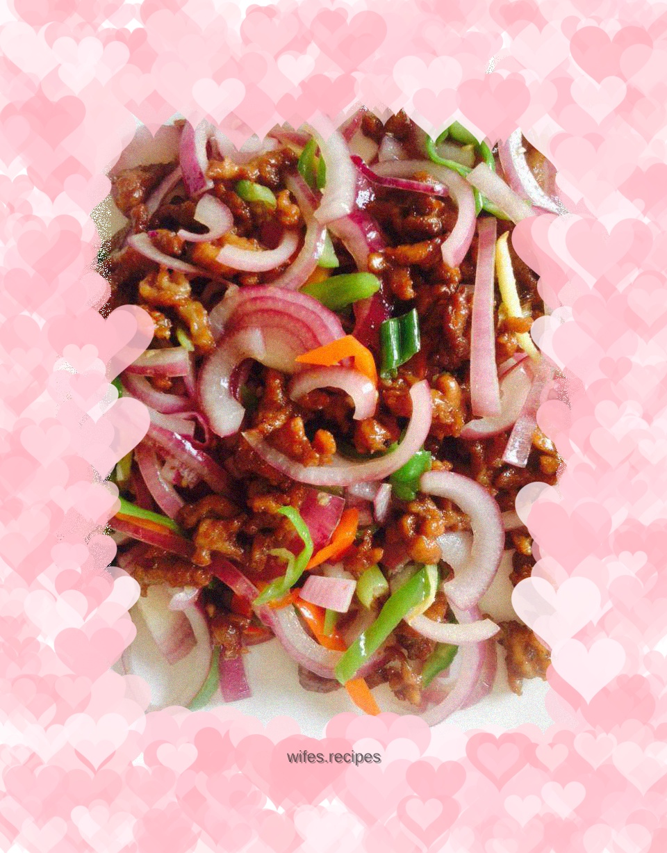 Stir-fried shredded beef with onions