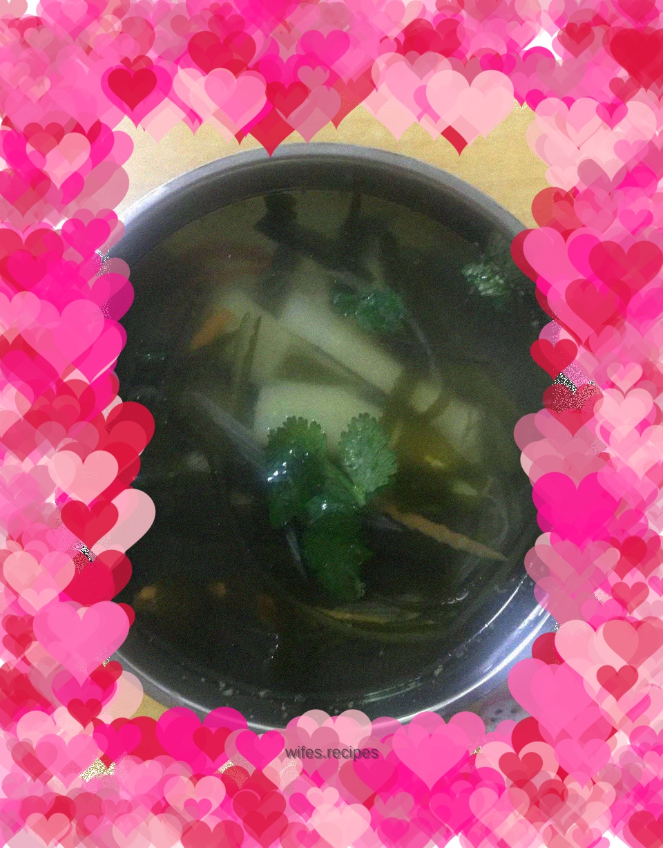 Shredded kelp and potato soup