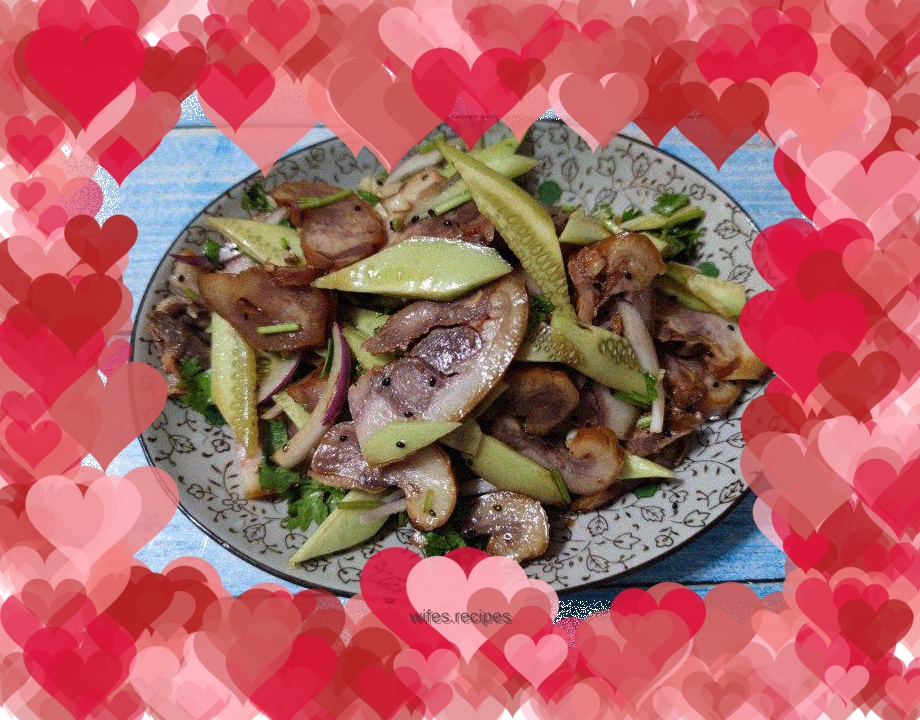 Pork head meat mixed with cucumber