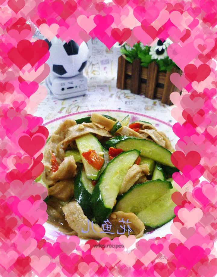 Chopped pepper and cucumber gluten