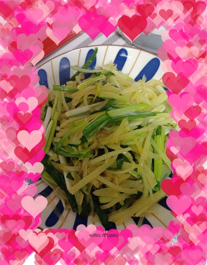 Stir-fried leeks with shredded potatoes