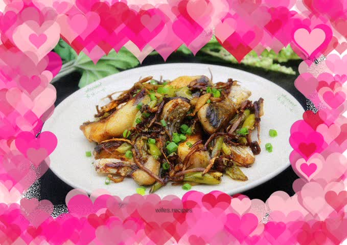 Fried fish with dried bamboo shoots